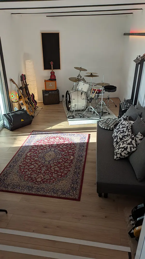 Studio 8